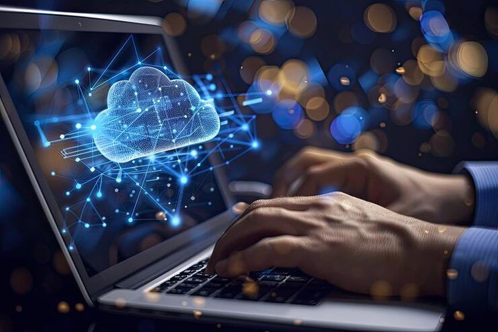 Cloud Migration Overview Covering Infrastructure, Applications, and Data Transfer Methods